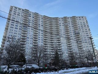 2000 Linwood Avenue 8B, Fort Lee, NJ 07024