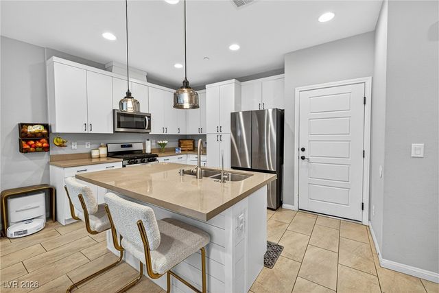 988 Via Panfilo Avenue, Henderson, NV 89011