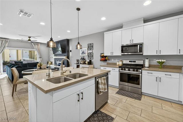 988 Via Panfilo Avenue, Henderson, NV 89011