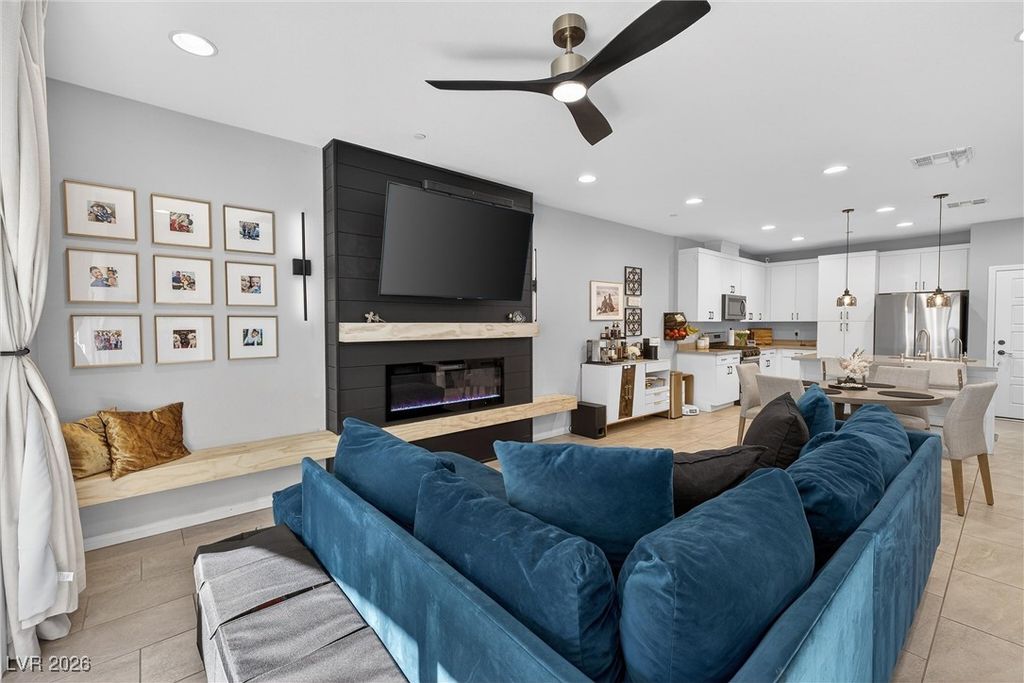 988 Via Panfilo Avenue, Henderson, NV 89011