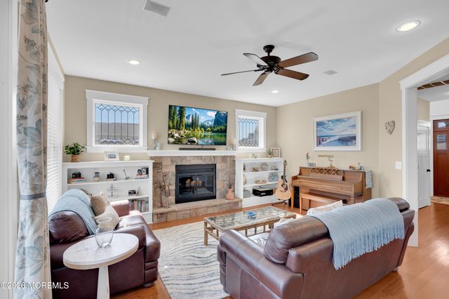 226 Bay Stream Drive, Toms River, NJ 08753