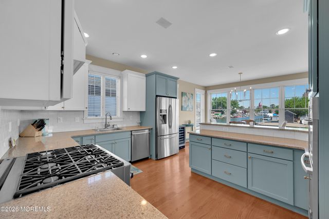 226 Bay Stream Drive, Toms River, NJ 08753