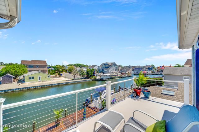 226 Bay Stream Drive, Toms River, NJ 08753