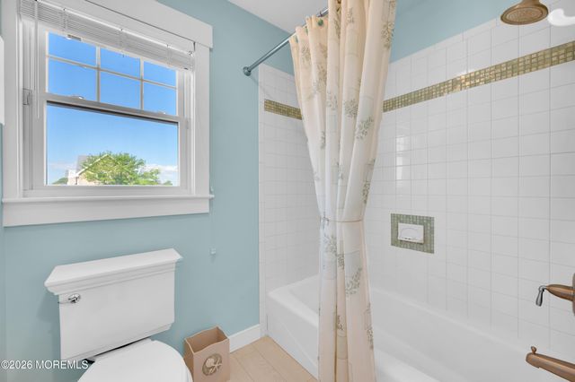226 Bay Stream Drive, Toms River, NJ 08753