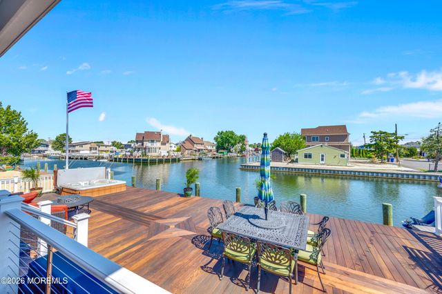 226 Bay Stream Drive, Toms River, NJ 08753