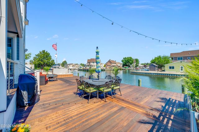 226 Bay Stream Drive, Toms River, NJ 08753