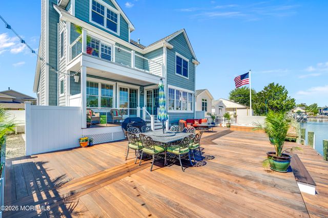 226 Bay Stream Drive, Toms River, NJ 08753