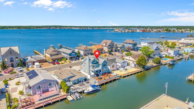 226 Bay Stream Drive, Toms River, NJ 08753