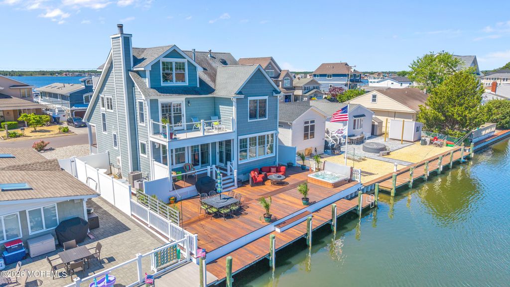 226 Bay Stream Drive, Toms River, NJ 08753