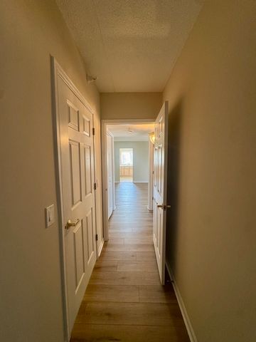 7450 N Lincoln Avenue 204, Skokie, IL 60076