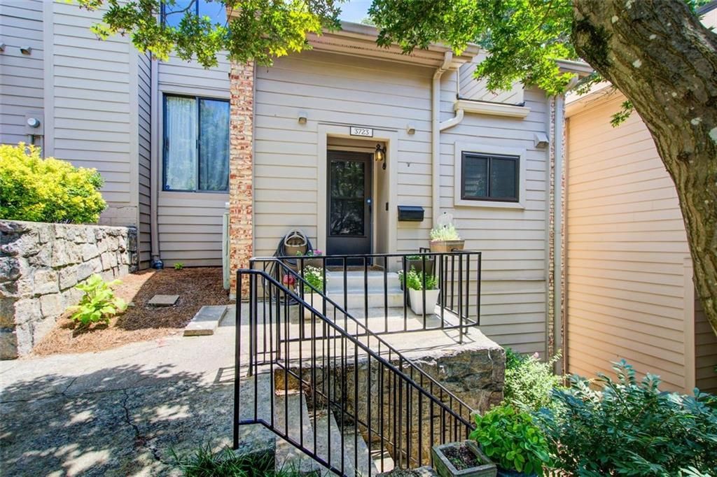 3723 Stonewall SE Circle, Atlanta, GA 30339