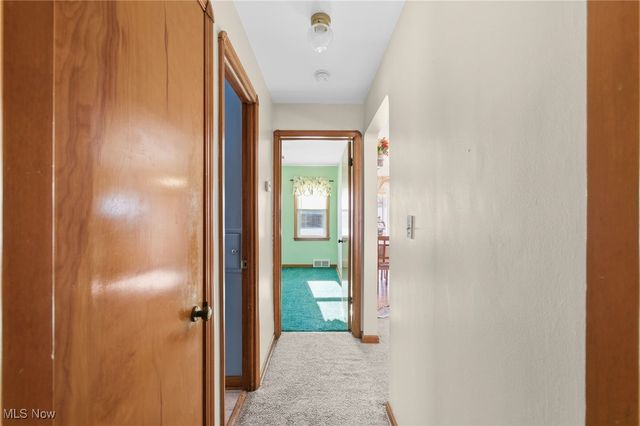 7503 Essen Avenue, Parma, OH 44129