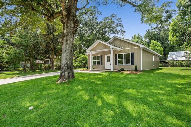 914 Stuart Drive W, Mobile, AL 36605