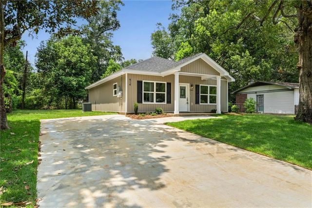 914 Stuart Drive W, Mobile, AL 36605