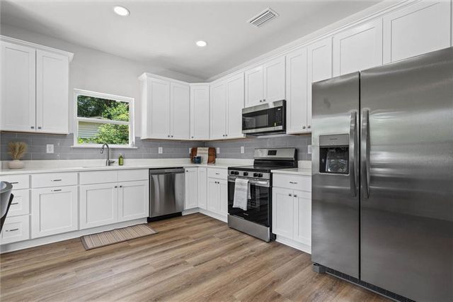 914 Stuart Drive W, Mobile, AL 36605