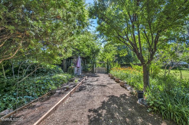 98 Tolas Place, Fallon, NV 89406