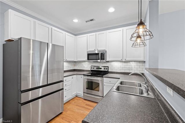 2071 Salisbury Square, Winston-salem, NC 27127