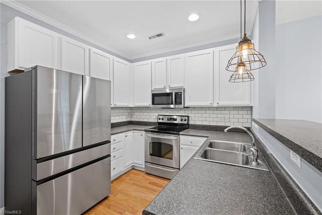 2071 Salisbury Square, Winston-salem, NC 27127