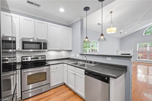 2071 Salisbury Square, Winston-salem, NC 27127