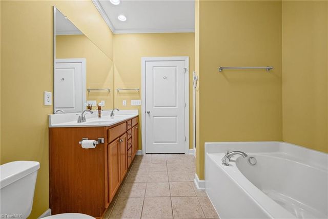 2071 Salisbury Square, Winston-salem, NC 27127