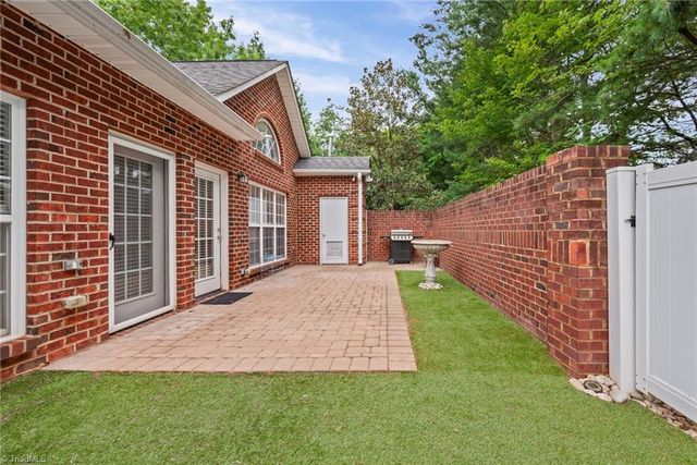 2071 Salisbury Square, Winston-salem, NC 27127