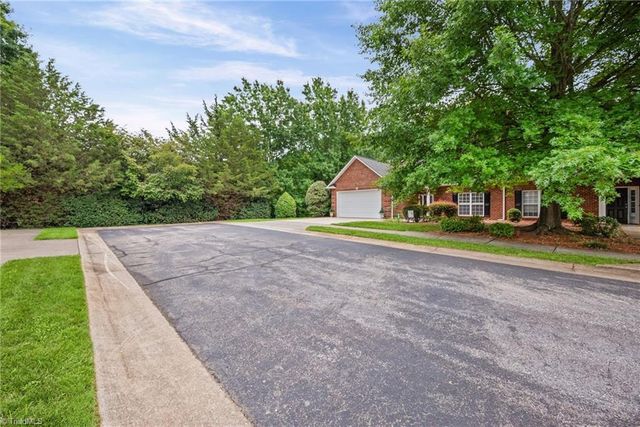 2071 Salisbury Square, Winston-salem, NC 27127