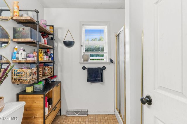 65 Wynantskill Way, Troy, NY 12180