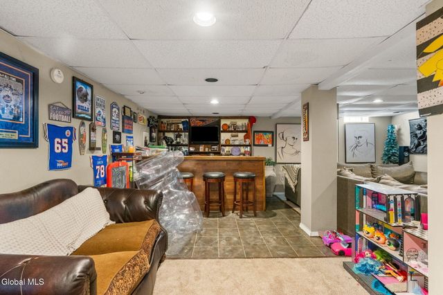 65 Wynantskill Way, Troy, NY 12180