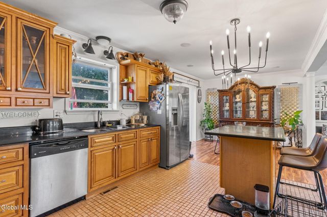 65 Wynantskill Way, Troy, NY 12180
