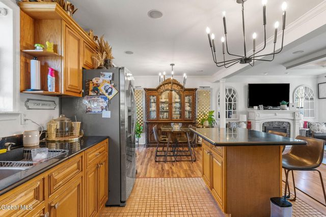 65 Wynantskill Way, Troy, NY 12180