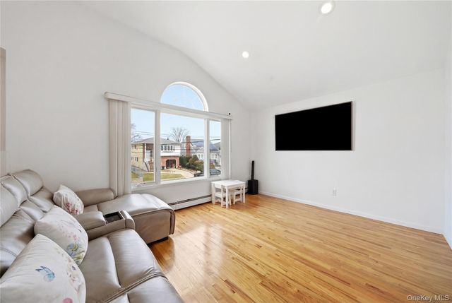 1100 Jefferson Place, Baldwin, NY 11510