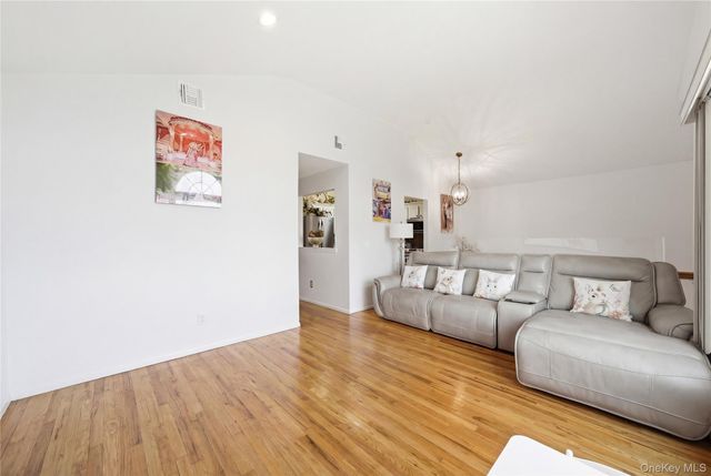 1100 Jefferson Place, Baldwin, NY 11510