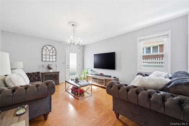 1100 Jefferson Place, Baldwin, NY 11510