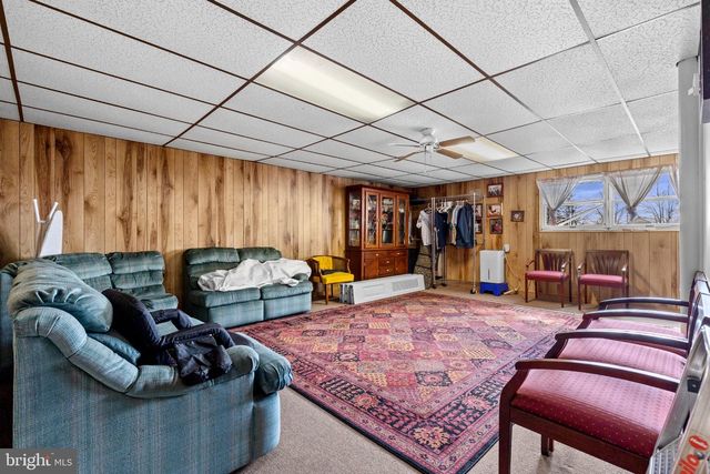 430 FAIRVIEW RD, Manheim, PA 17545