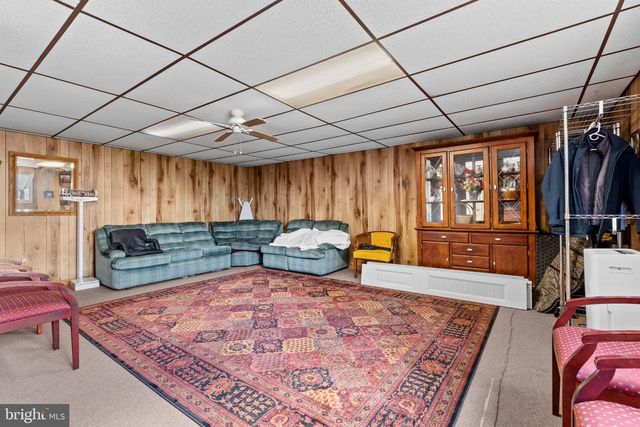 430 FAIRVIEW RD, Manheim, PA 17545