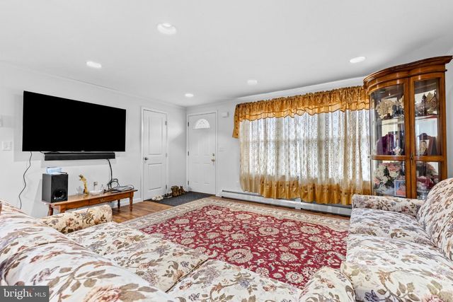 430 FAIRVIEW RD, Manheim, PA 17545