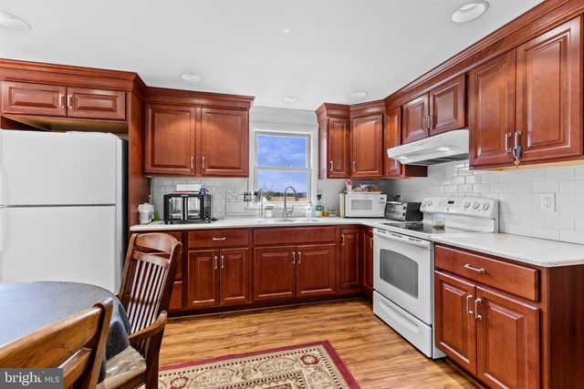 430 FAIRVIEW RD, Manheim, PA 17545