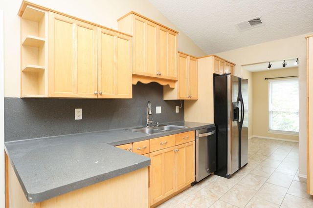 9511 Charter Ridge Drive, Houston, TX 77070