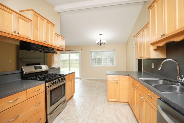 9511 Charter Ridge Drive, Houston, TX 77070