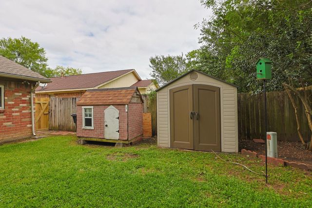 9511 Charter Ridge Drive, Houston, TX 77070