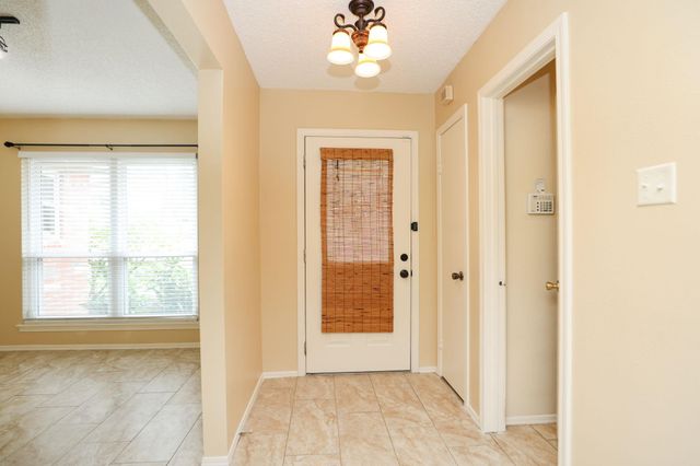 9511 Charter Ridge Drive, Houston, TX 77070