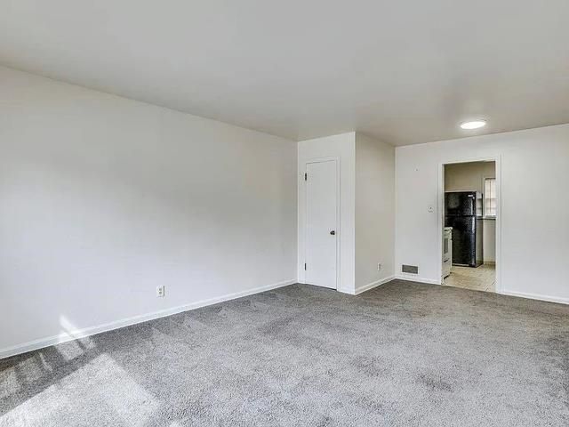 6142 E Harry St, Wichita, KS 67218