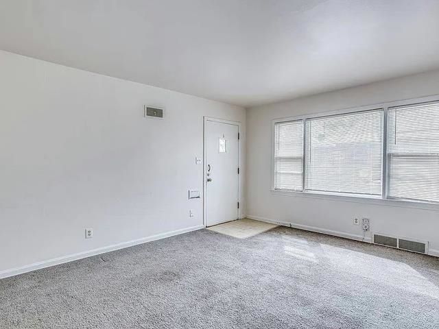 6142 E Harry St, Wichita, KS 67218