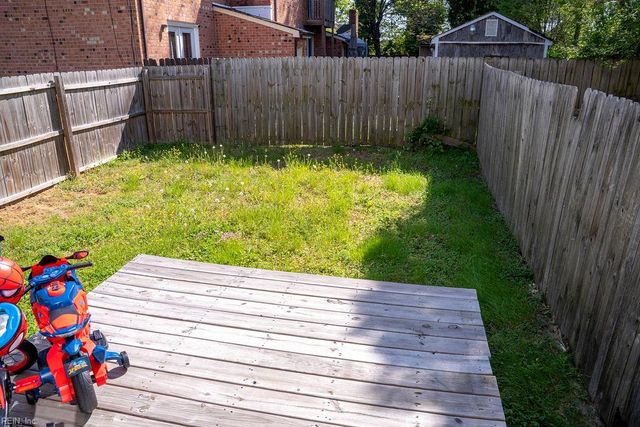 1807 Chestnut St, Portsmouth, VA 23704