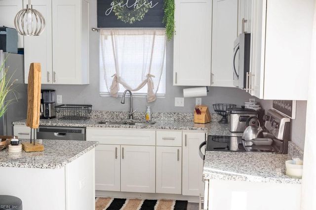 1807 Chestnut St, Portsmouth, VA 23704