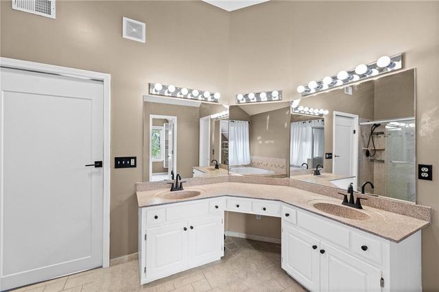 13001 Slater Street, Overland Park, KS 66213