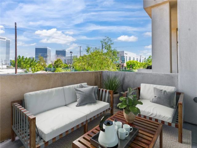 301 Kansas C, El Segundo, CA 90245