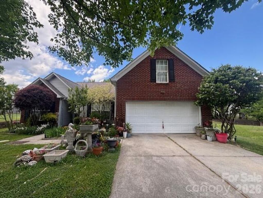 8455 Angwin Place, Charlotte, NC 28262