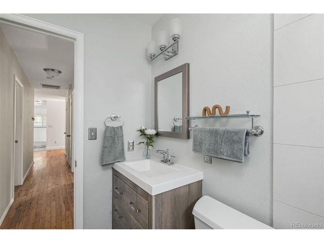 3201 S Glencoe St, Denver, CO 80222