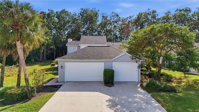1429 Monarch CIR, Naples, FL 34116